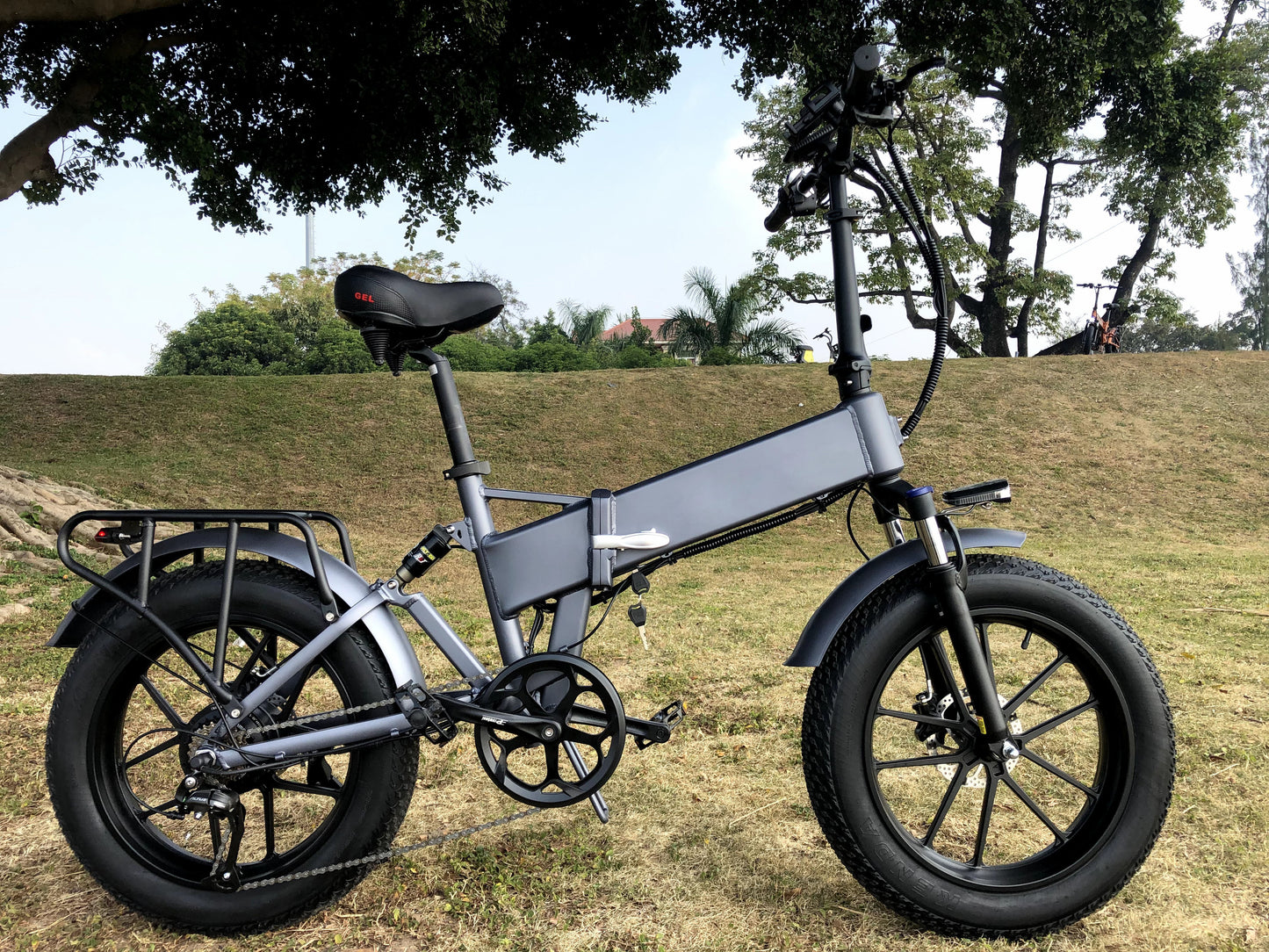 Electric bike 750W48V18AH foldable – range 100km