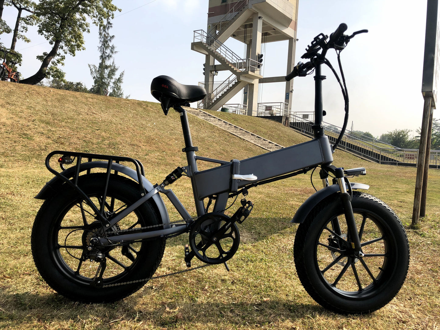 Electric bike 750W48V18AH foldable – range 100km